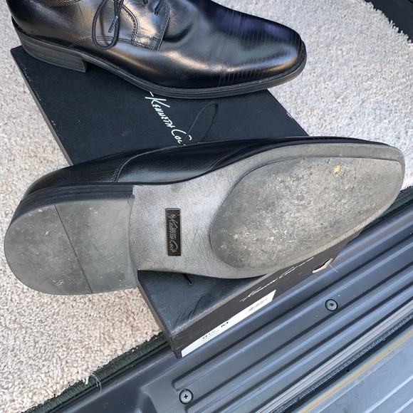 Kenneth Cole black dress shoes
